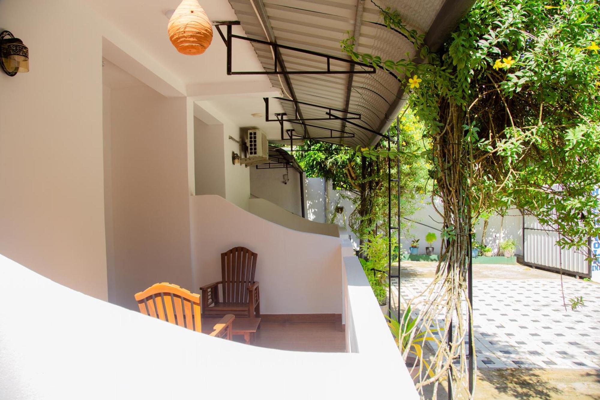 Hispaniola Inn Mirissa Buitenkant foto